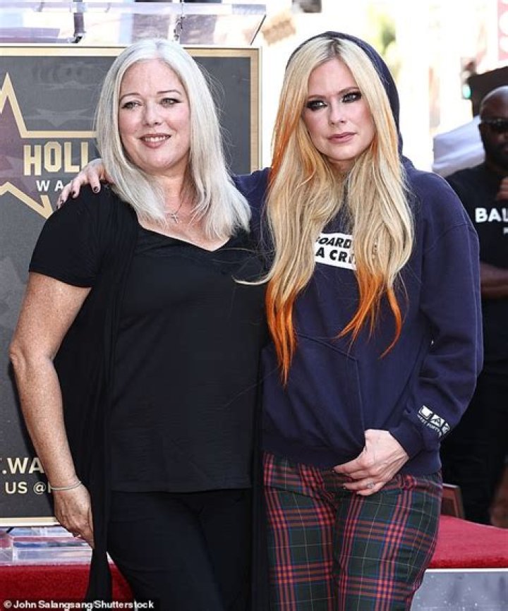A Guide To Avril Lavigne's Family: Does The Pop Star Have Any Children?