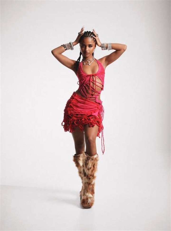 Gorgeous Feet Of Tyla Singer: A Must-See For Fans