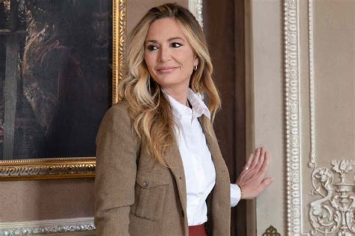 How Old Is Kate Chastain From Below