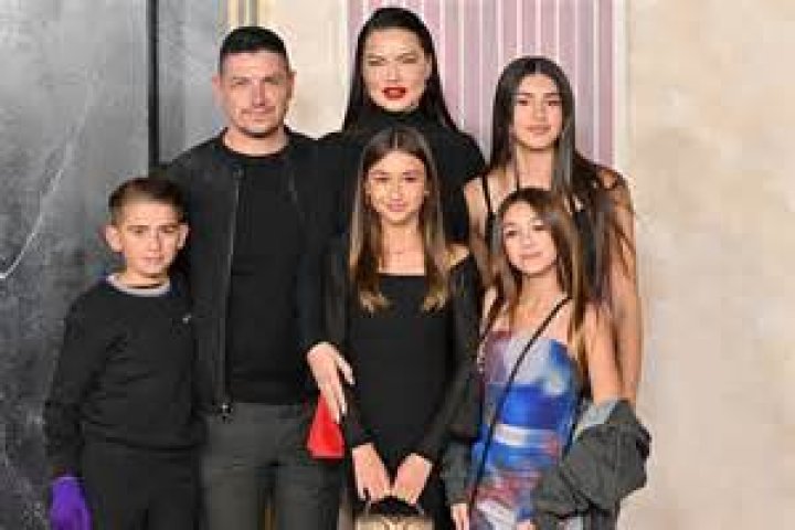 Is Adriana Lima An Only Child?