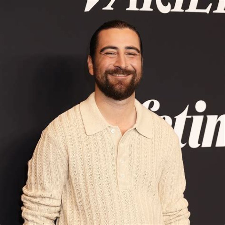 Noah Kahan's Boyfriend: Uncovering The Mystery