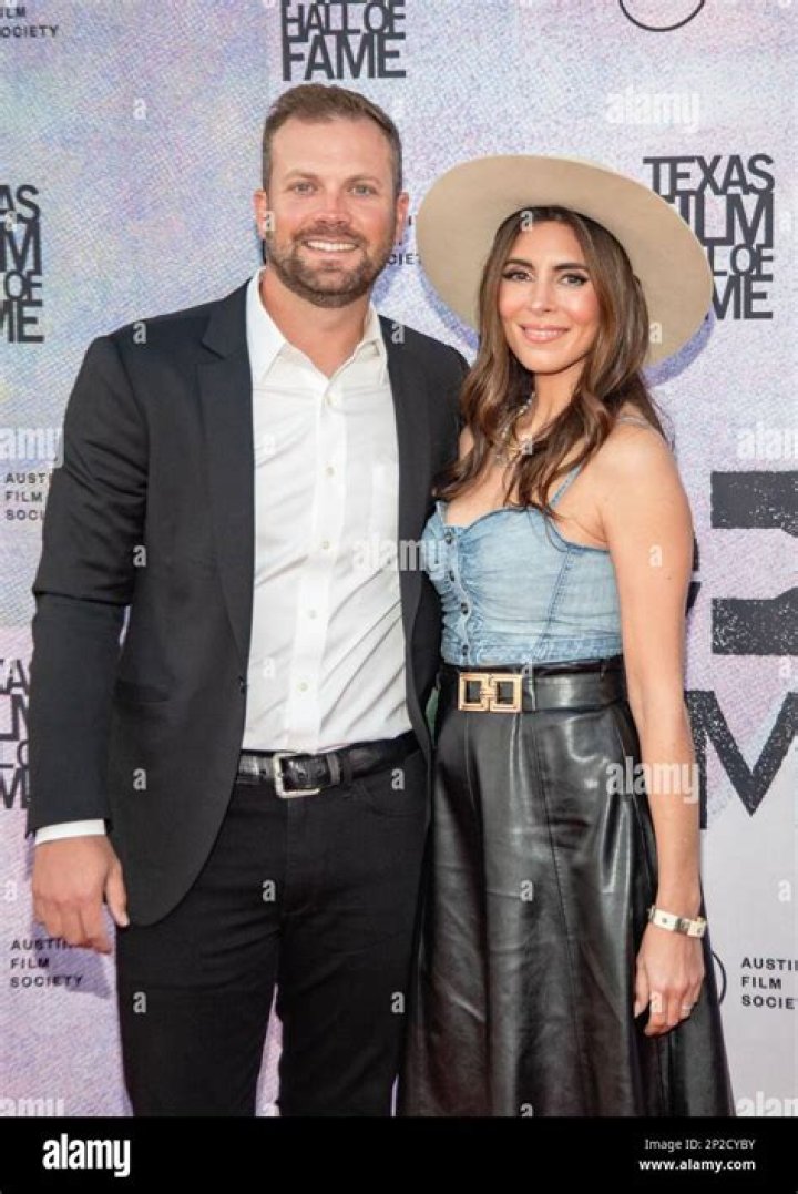 VlogB | Jamie-Lynn Sigler and Cutter Get a Marriage License!