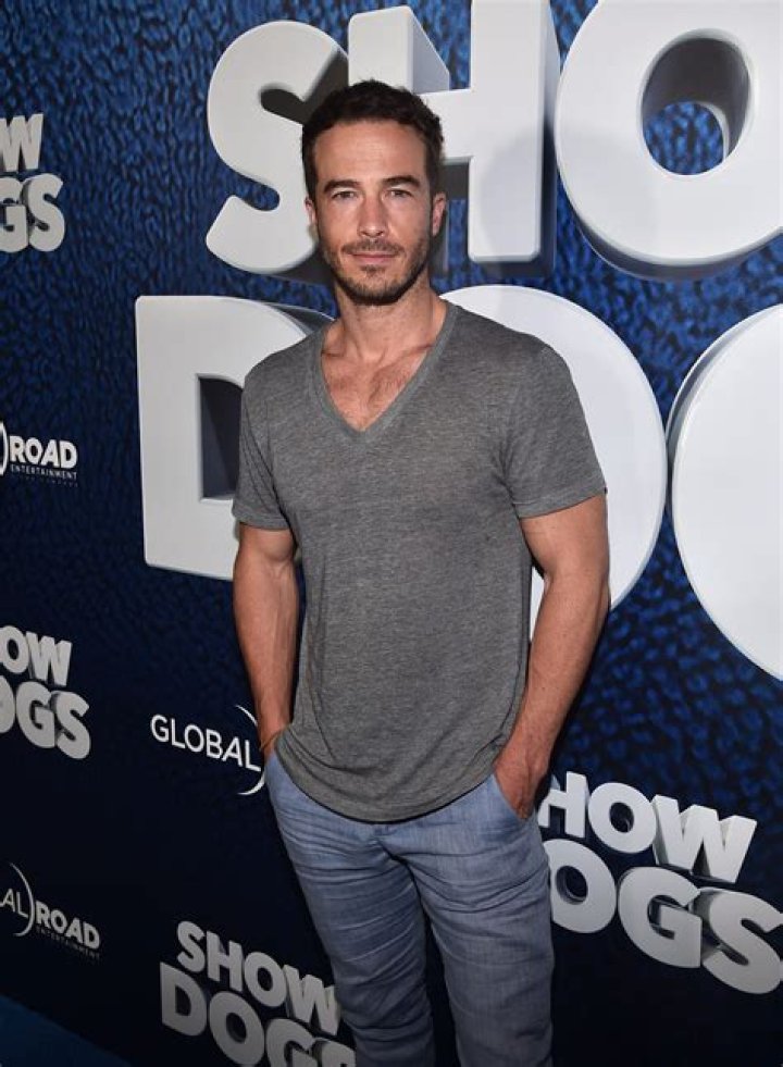 VlogB | Ryan Carnes